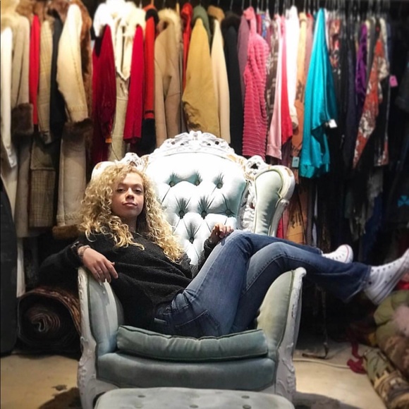 Meet your Posher, Emma - Picture 1 of 1